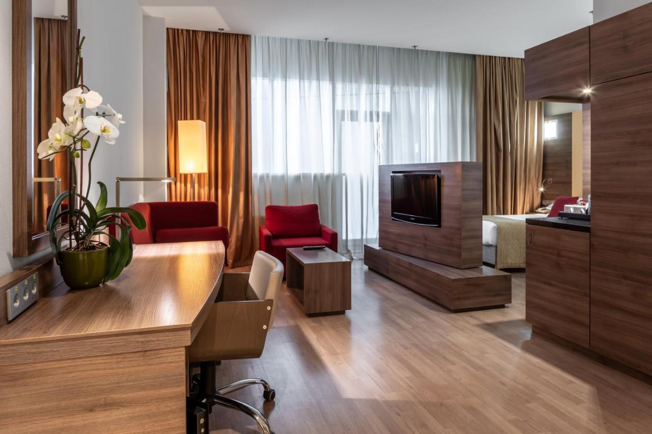 Ramada Encore Kiev Ngoại thất bức ảnh