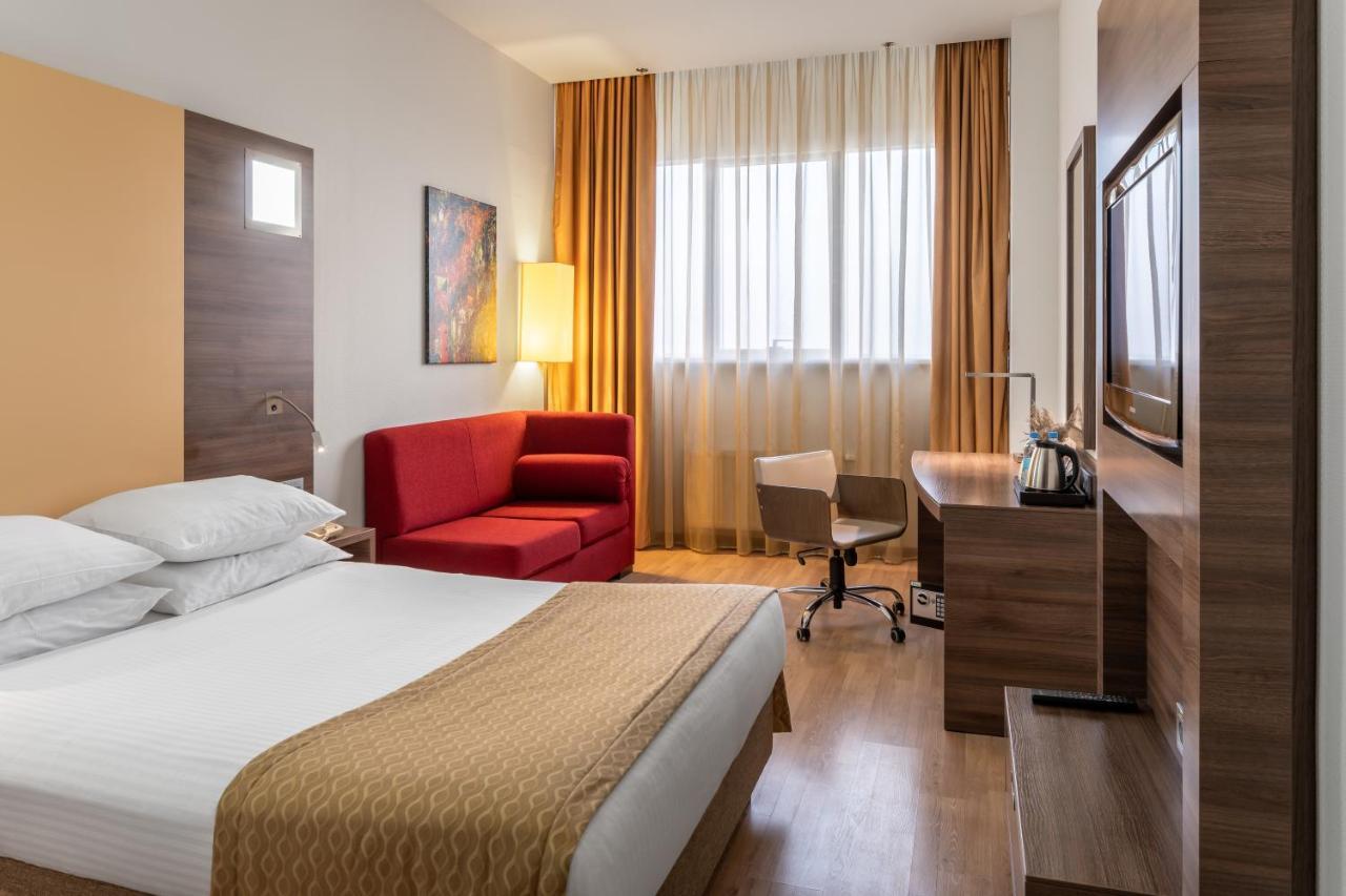 Ramada Encore Kiev Ngoại thất bức ảnh