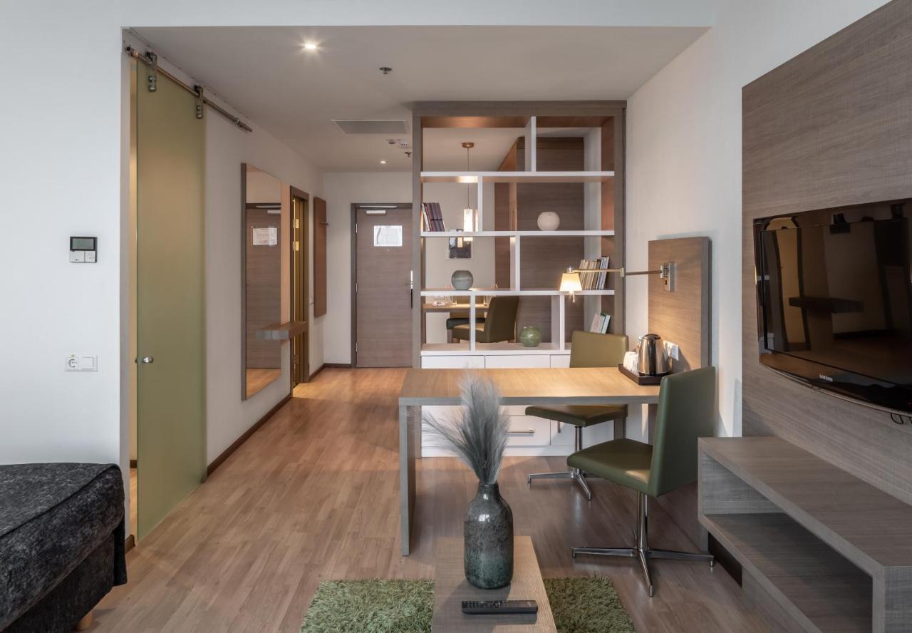 Ramada Encore Kiev Ngoại thất bức ảnh
