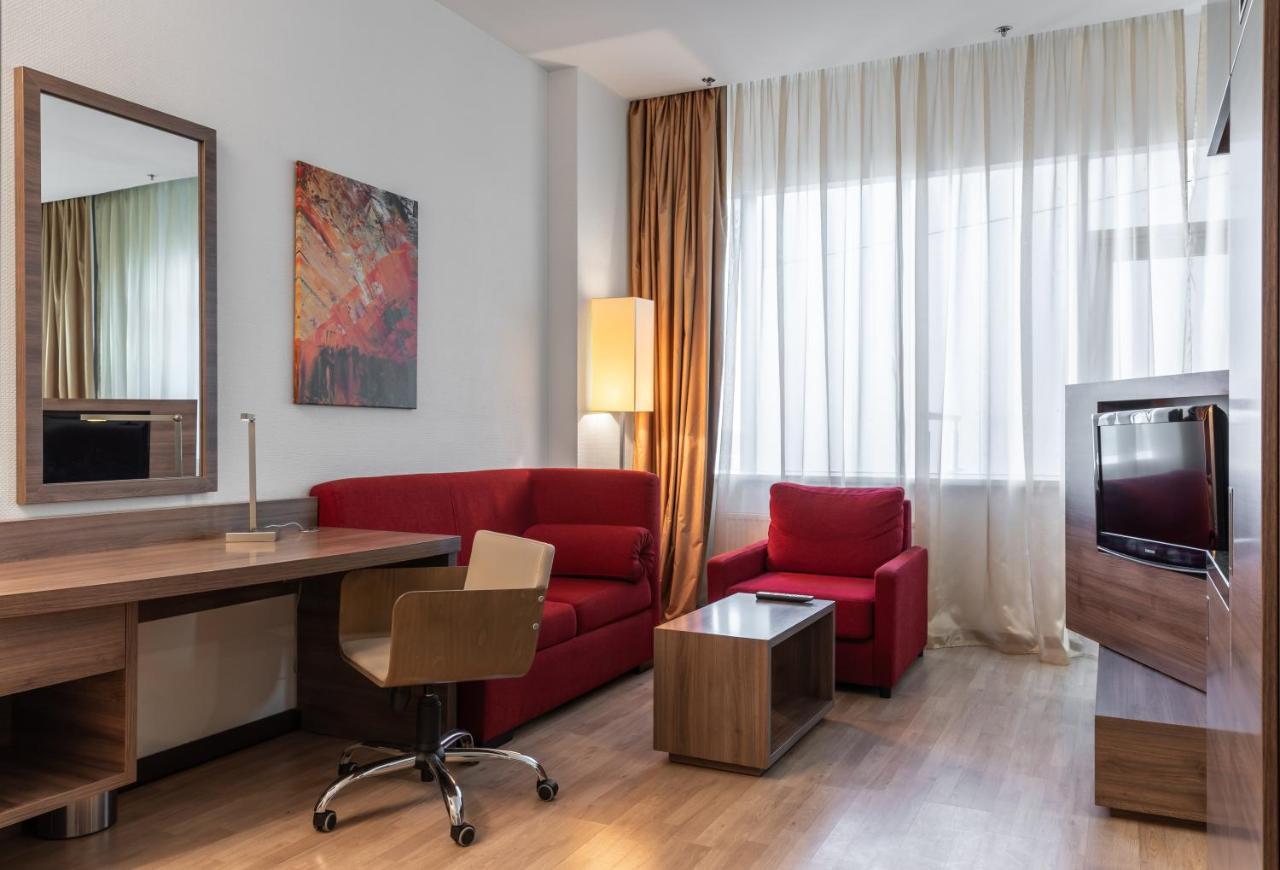 Ramada Encore Kiev Ngoại thất bức ảnh
